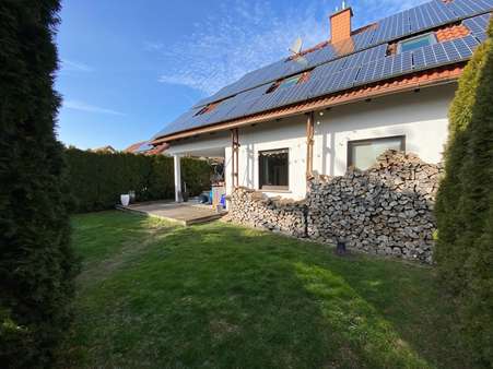 Gartenbereich und Terrasse Gartenbereich und Terrasse - Erdgeschosswohnung in 99869 Drei Gleichen mit 114m² mieten