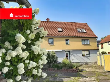 Charmantes Einfamilienhaus mit zwei Wohneinheiten und wunderschönem Garten