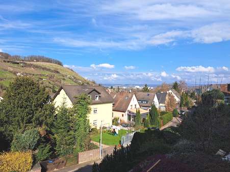 Blick von der Eingangstür - Einfamilienhaus in 56072 Koblenz mit 176m² kaufen