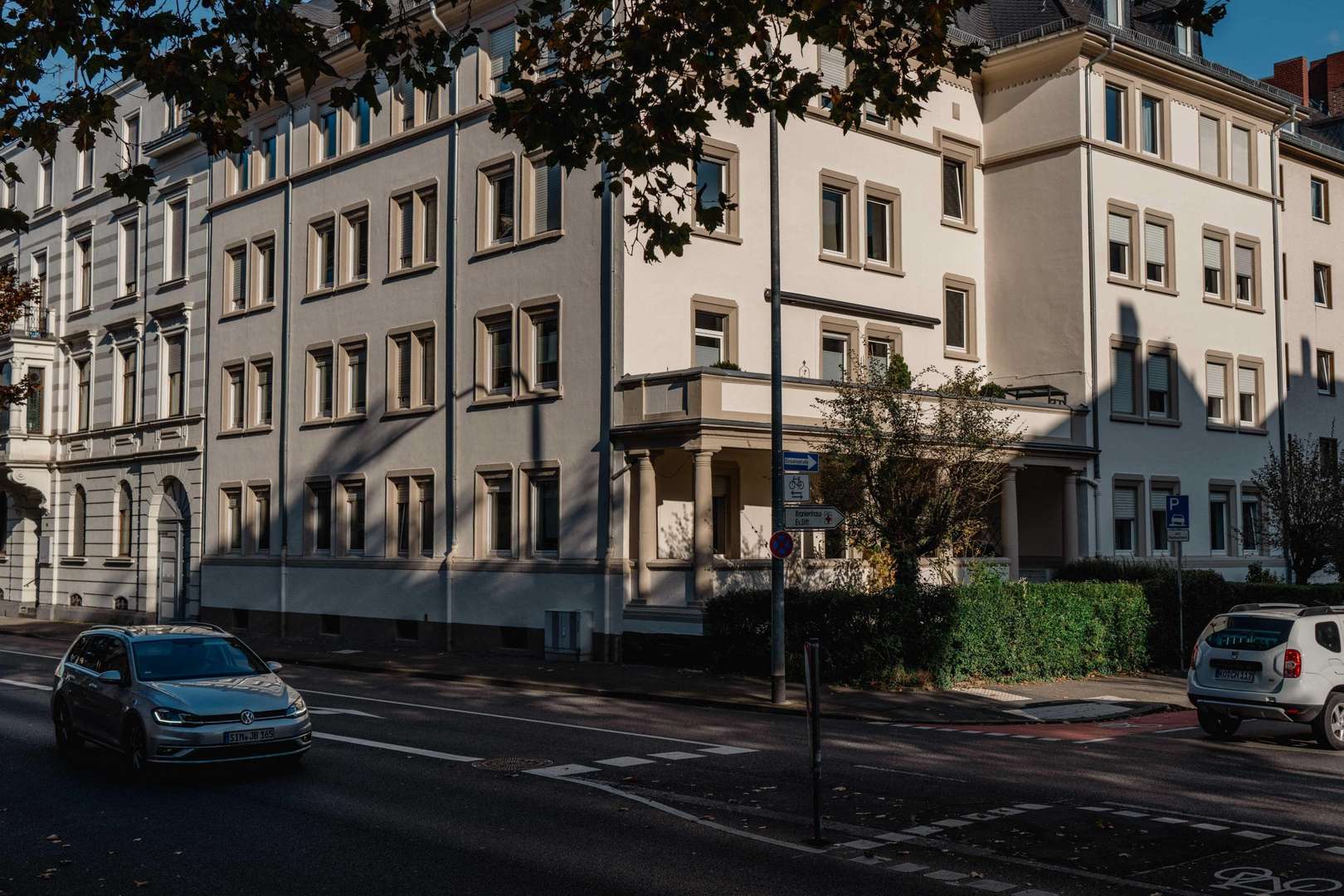 Ansicht Straße - Erdgeschosswohnung in 56068 Koblenz mit 170m² kaufen