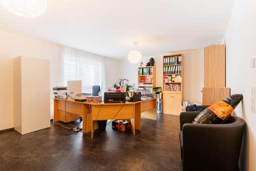 Wohnraum - aktuell Büro - Erdgeschosswohnung in 56179 Niederwerth mit 50m² kaufen