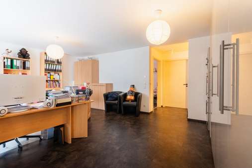 Wohnraum - aktuell Büro - Erdgeschosswohnung in 56179 Niederwerth mit 50m² kaufen