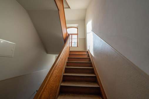 Treppenaufgang Treppenaufgang - Mehrfamilienhaus in 56068 Koblenz mit 380m² kaufen