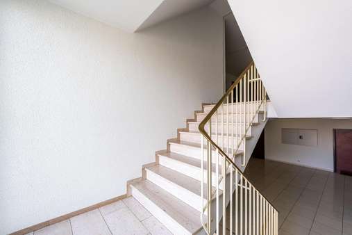 Treppenaufgang - Etagenwohnung in 56072 Koblenz mit 45m² kaufen