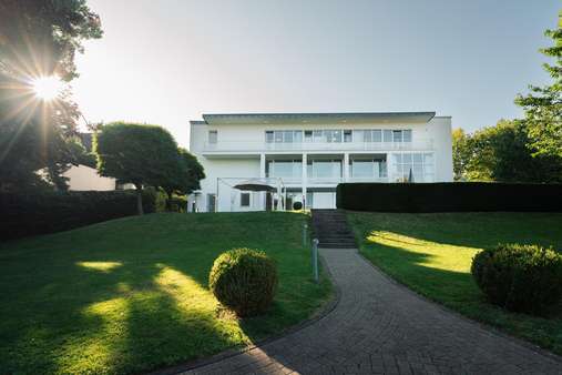 Gartenansicht Gartenansicht - Villa in 56281 Emmelshausen mit 330m² kaufen