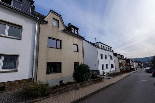 Außenansicht Außenansicht - Mehrfamilienhaus in 56072 Koblenz mit 227m² kaufen