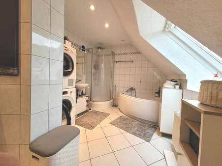 Bad - Maisonette-Wohnung in 56072 Koblenz mit 84m² kaufen