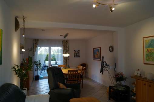 Wohnzimmer - Doppelhaushälfte in 44892 Bochum mit 120m² kaufen