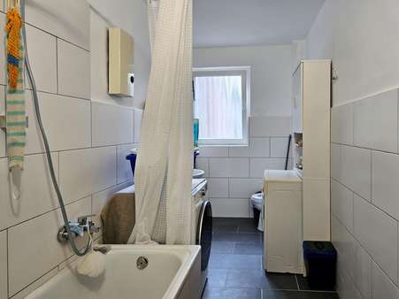 Bad 1. OG - Mehrfamilienhaus in 42283 Wuppertal mit 251m² kaufen