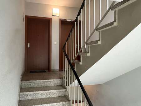 Treppenhaus1 - Mehrfamilienhaus in 44879 Bochum mit 589m² kaufen
