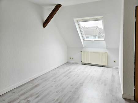 Schlafzimmer 2 - Dachgeschosswohnung in 45525 Hattingen mit 64m² kaufen