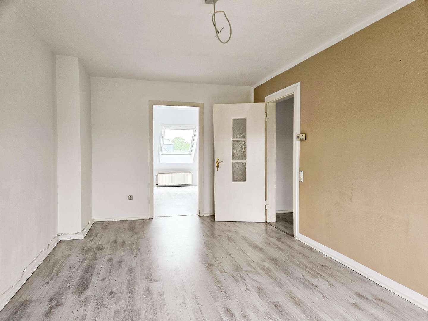 Wohnzimmer - Dachgeschosswohnung in 45525 Hattingen mit 64m² kaufen