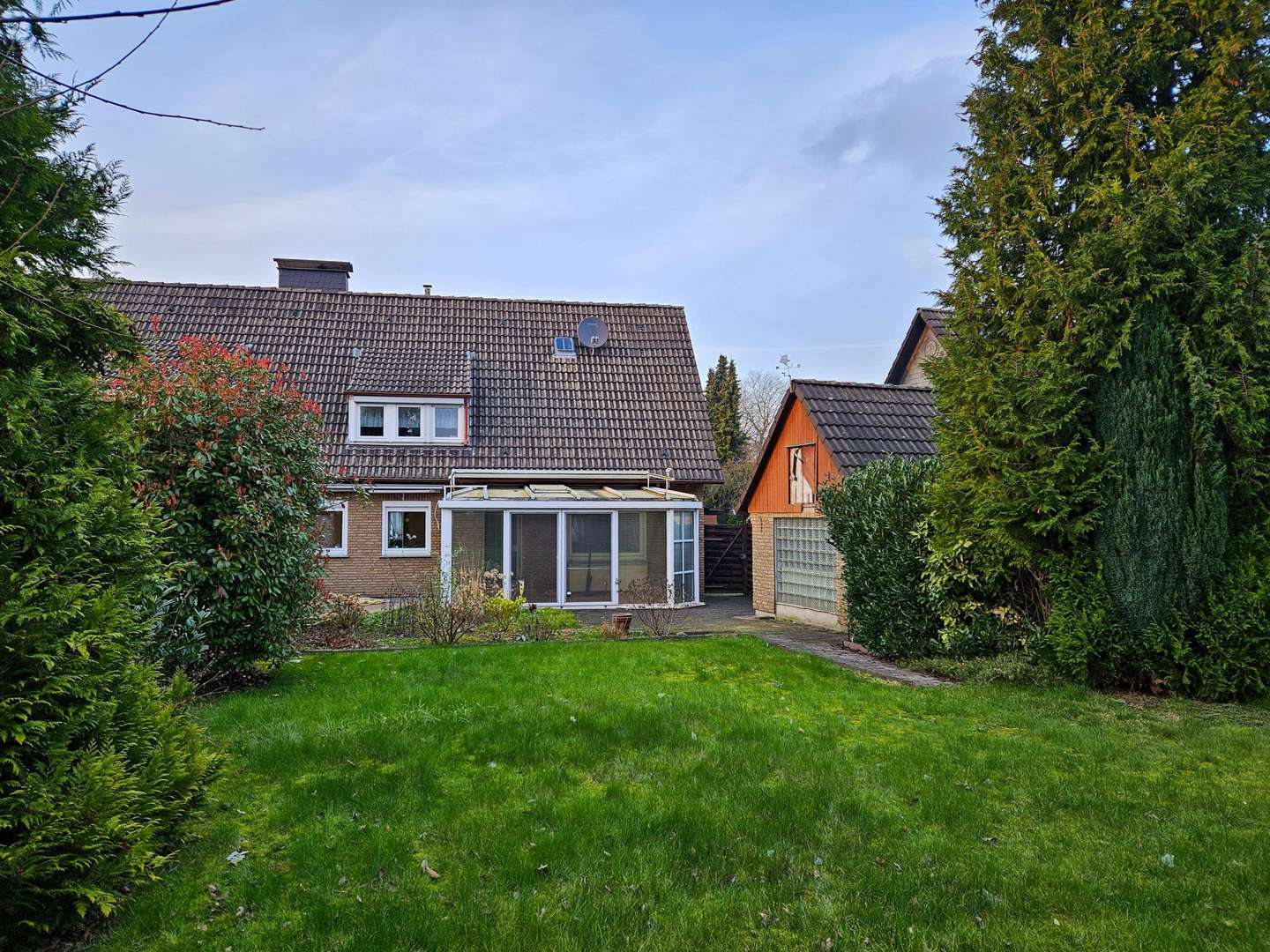 Hausrückansicht - Doppelhaushälfte in 44357 Dortmund mit 111m² kaufen