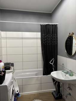 Badezimmer 1. OG links - Mehrfamilienhaus in 44867 Bochum mit 411m² kaufen