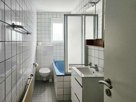 Badezimmer Badezimmer - Etagenwohnung in 45525 Hattingen mit 59m² kaufen