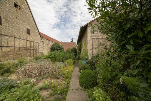 Garten - Zweifamilienhaus in 97318 Biebelried mit 408m² kaufen