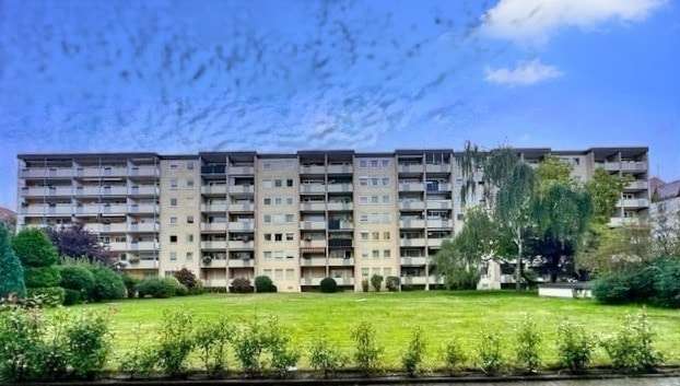 Außenansicht Außenansicht - Etagenwohnung in 90409 Nürnberg mit 75m² kaufen
