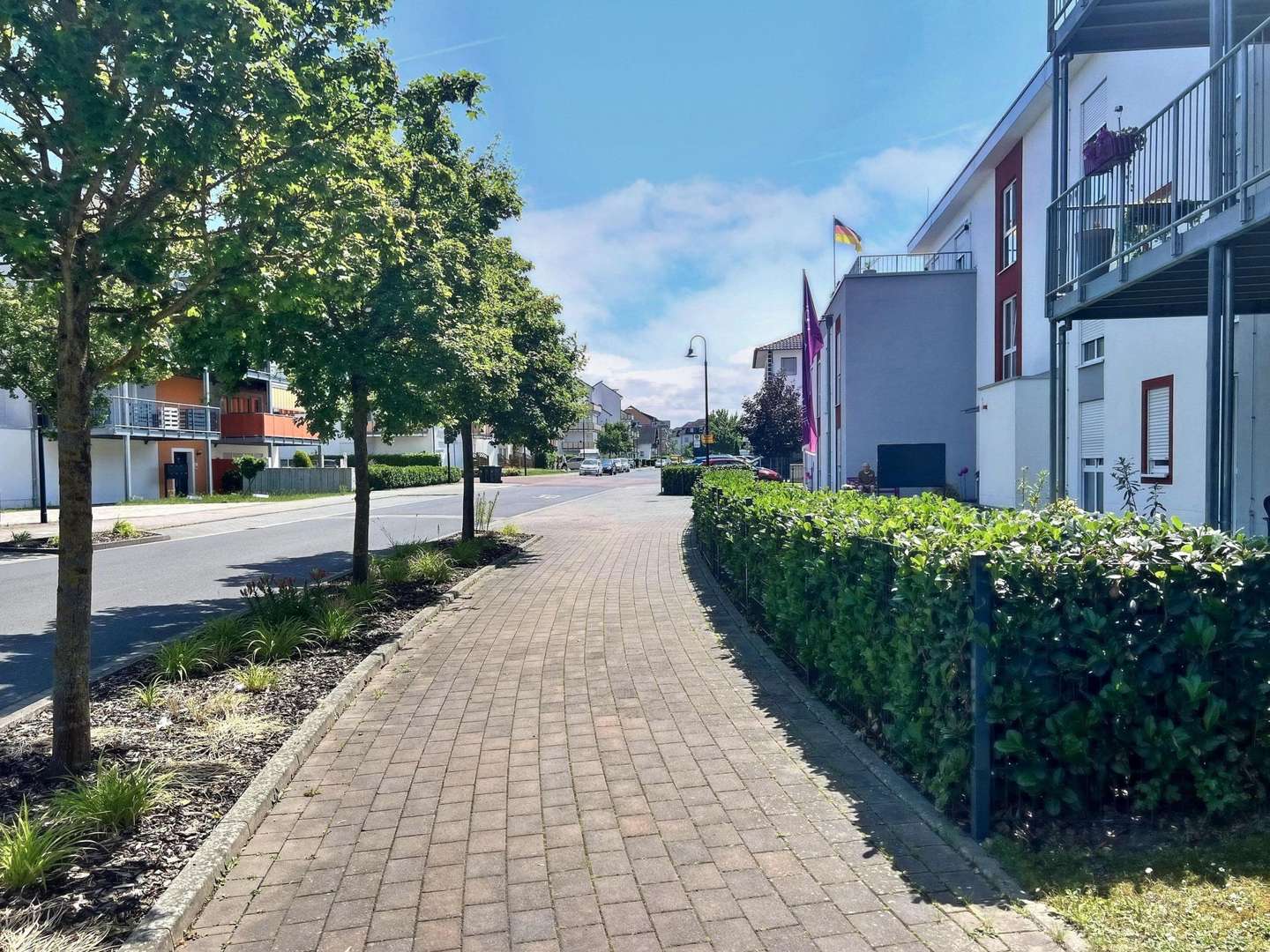 Erste Eindrücke: Die Straßenseite des Hauses - Appartement in 65549 Limburg mit 23m² kaufen