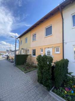 Hausansicht HT Re - Reihenmittelhaus in 90547 Stein mit 134m² als Kapitalanlage kaufen