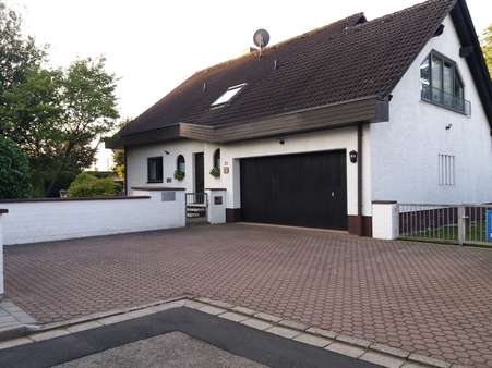 Außen_Eingang - Einfamilienhaus in 92353 Postbauer-Heng mit 198m² kaufen