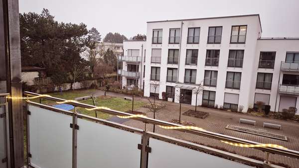 großer Südbalkon im Wohnbereich großer Südbalkon im Wohnbereich - Etagenwohnung in 97084 Würzburg mit 105m² kaufen