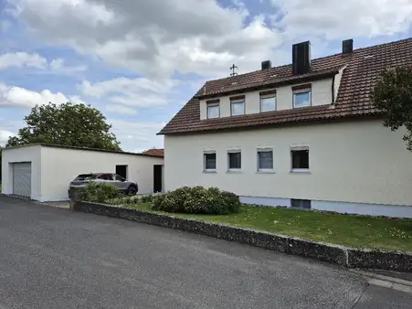 Gepflegtes Einfamilienhaus mit großem Garten