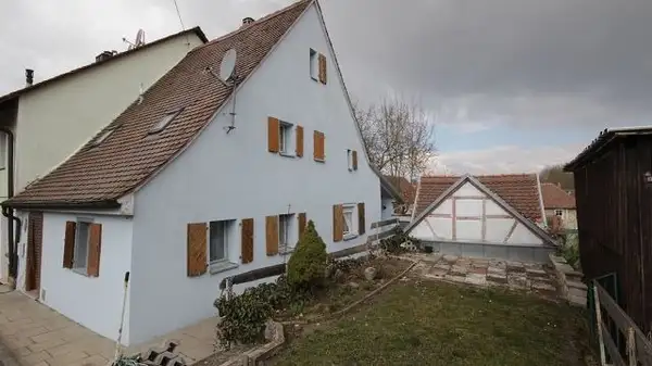 kleine sanierte DHH oder Ferienhaus in ruhiger Lage in Obernzenn