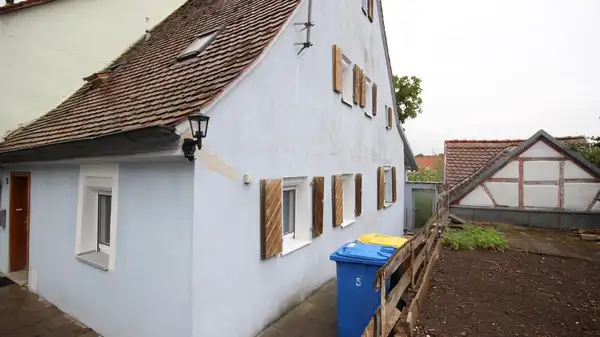 kleine sanierte DHH oder Ferienhaus in ruhiger Lage in Obernzenn