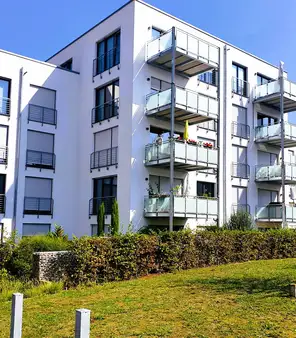 Ein Traum - Exclusive, großzügige, geschmackvolle Wohnung mit Terrasse und Gartenanteil