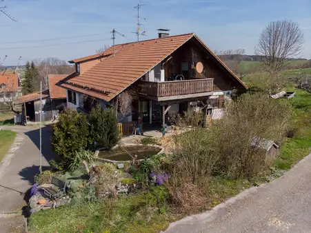 Wohnen im Grünen – ökologisches Einfamilienhaus mit viel Raum zum Leben