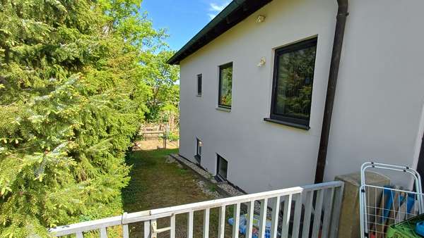 Zugang zum Garten links vom Gebäude - Einfamilienhaus in 93359 Wildenberg mit 133m² kaufen