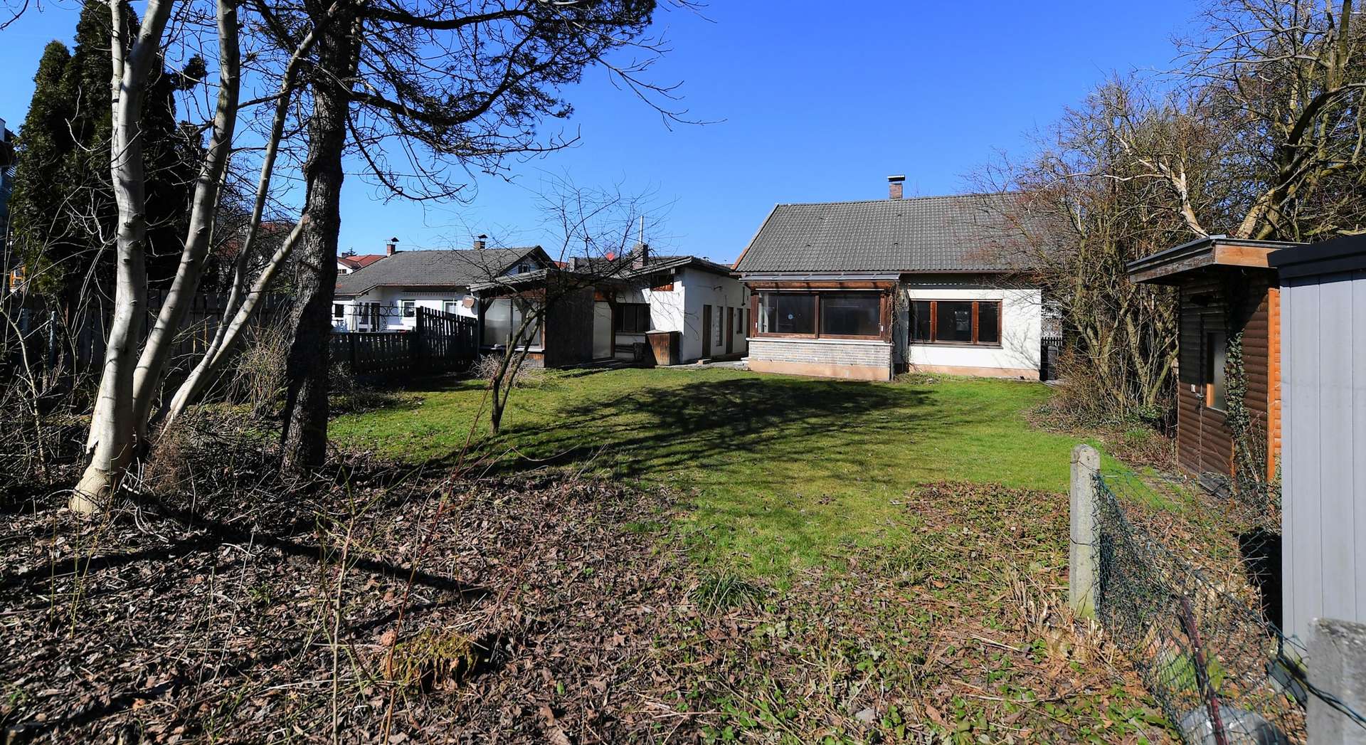 Gut geschnittenes Grundstück mit Altbestand - Grundstück in 83059 Kolbermoor mit 758m² kaufen