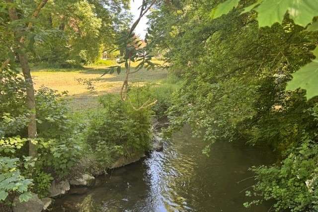 Bach mit Grundstück - Grundstück in 86931 Prittriching mit 2599m² kaufen