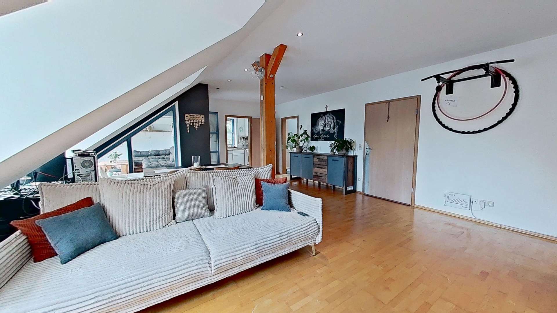 Wohnzimmer 2 - Dachgeschosswohnung in 84028 Landshut mit 73m² mieten