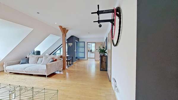 Wohnzimmer 3 - Dachgeschosswohnung in 84028 Landshut mit 73m² mieten
