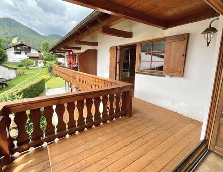 Von der Terrasse direkt in die Küche - Etagenwohnung in 82497 Unterammergau mit 112m² kaufen