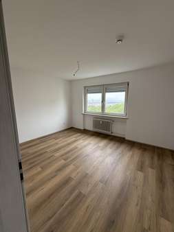 Zimmer 1 - Etagenwohnung in 93051 Regensburg mit 85m² kaufen