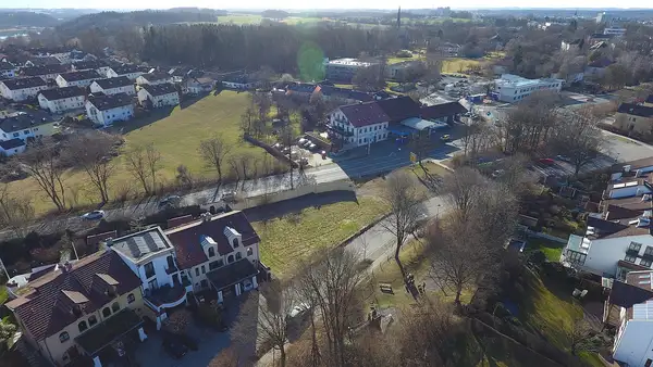 Exponiertes Grundstück an der Westzufahrt (B15) von Wasserburg