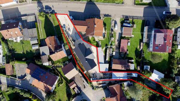 Draufsicht mit gekennzeichnetem Grundstücksverlauf - Einfamilienhaus in 86476 Neuburg mit 172m² kaufen