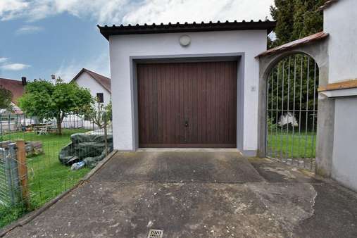 Garage 1 - Mehrfamilienhaus in 86675 Buchdorf mit 262m² kaufen