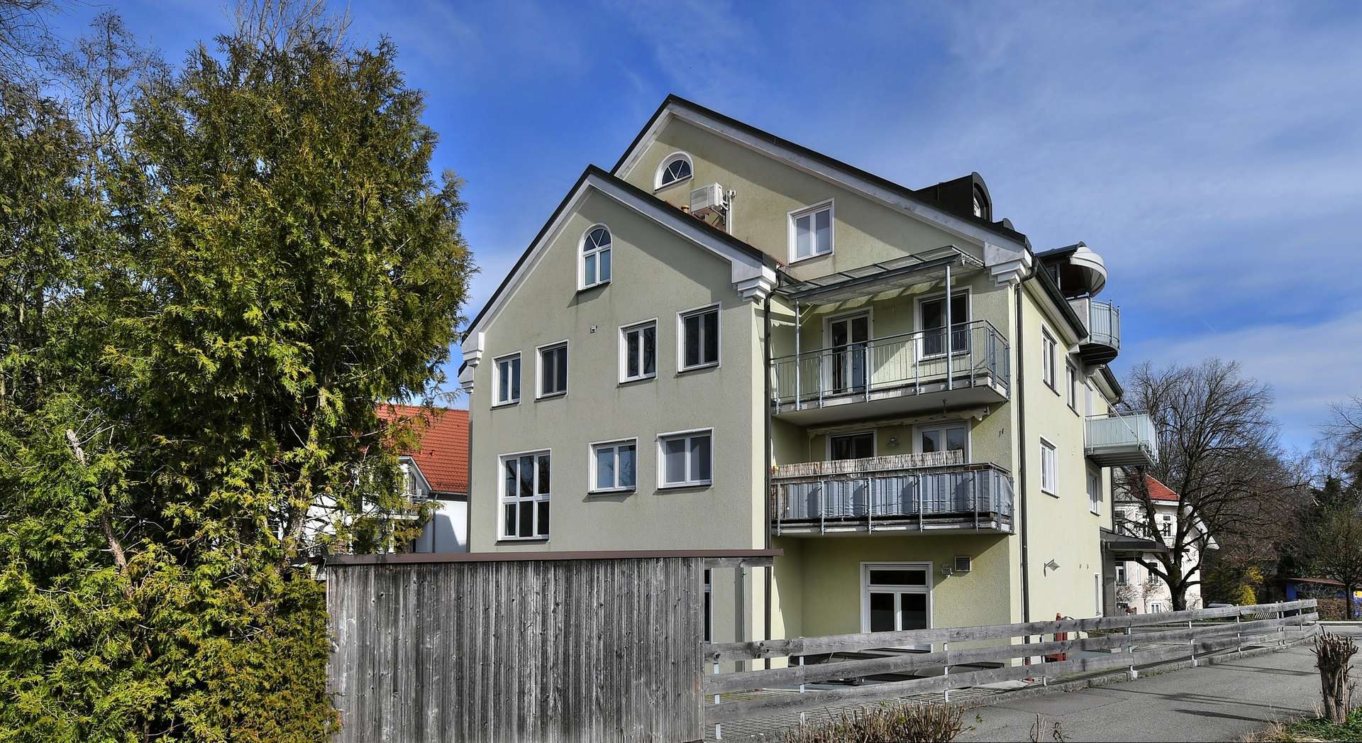 sehr gepflegte Immobilie in bevorzugter Lage - Etagenwohnung in 83043 Bad Aibling mit 108m² kaufen