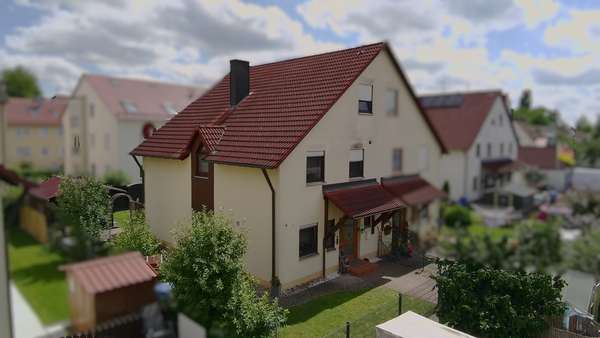 Außenansicht - Doppelhaushälfte in 86663 Asbach-Bäumenheim mit 130m² kaufen