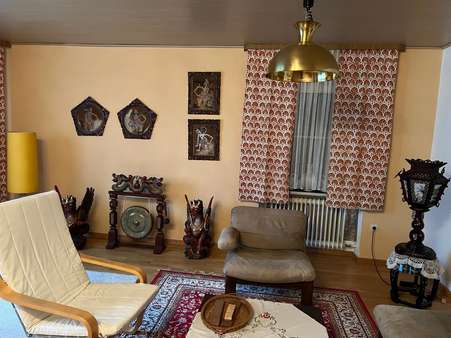 Wohnzimmer - Zweifamilienhaus in 84149 Velden mit 175m² kaufen