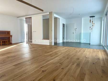 Wohn- und Essbereich - Penthouse-Wohnung in 66119 Saarbrücken mit 155m² mieten
