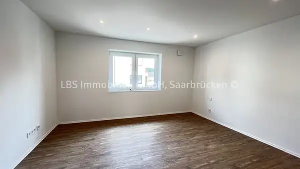 Geräumiges Zweifamilienhaus in Bietzen - umfangreich renoviert - 180 m² Wfl. - Garten - Garage