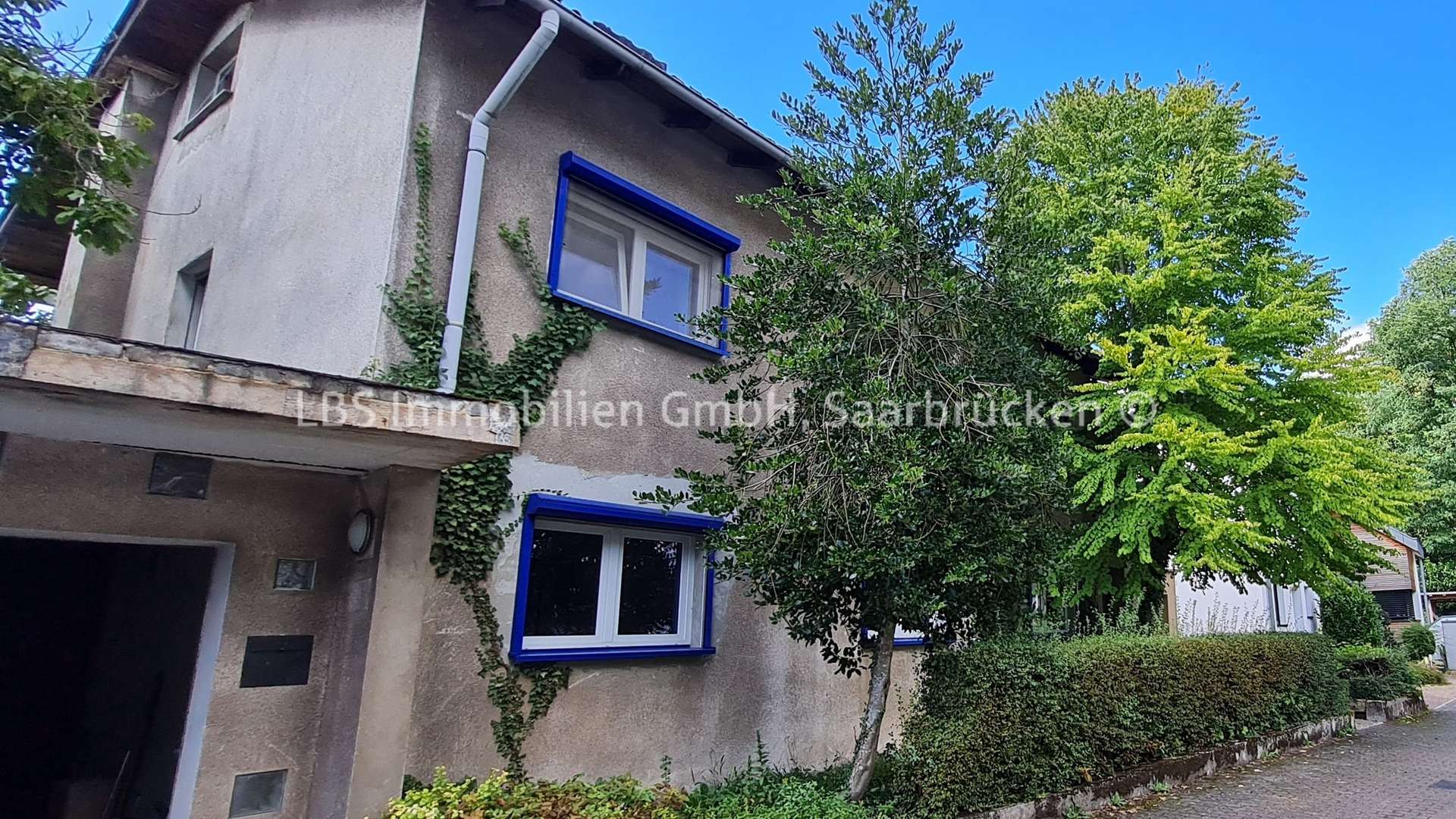 Frontansicht - Einfamilienhaus in 66333 Völklingen mit 220m² kaufen