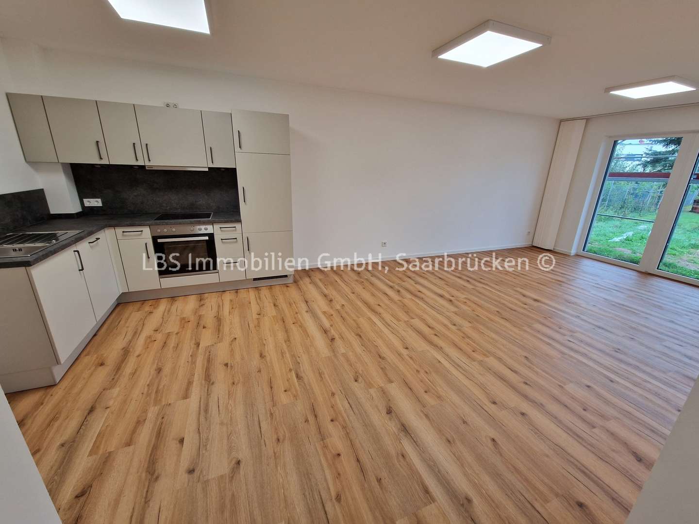 offene Küche - Musterwohnung - Erdgeschosswohnung in 54329 Konz mit 74m² kaufen