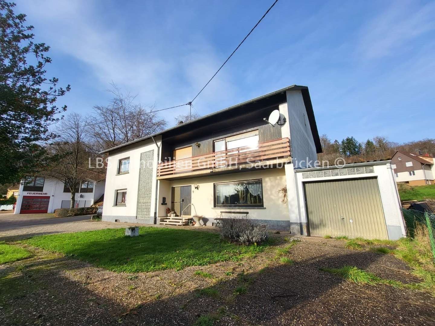 Ansicht - Vorderseite - Zweifamilienhaus in 66679 Losheim mit 250m² kaufen