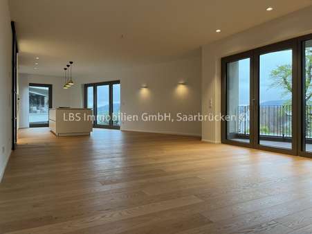 Wohn - / Essbereich - Etagenwohnung in 66117 Saarbrücken mit 134m² kaufen