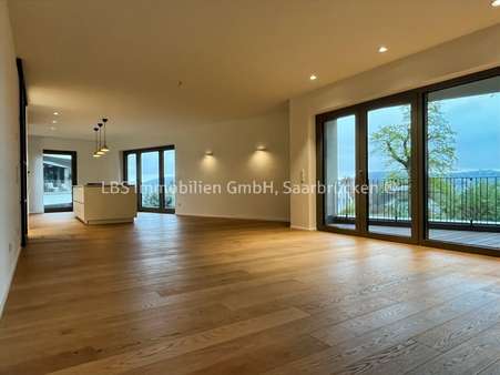 Wohn / Essbereich - Etagenwohnung in 66117 Saarbrücken mit 134m² kaufen